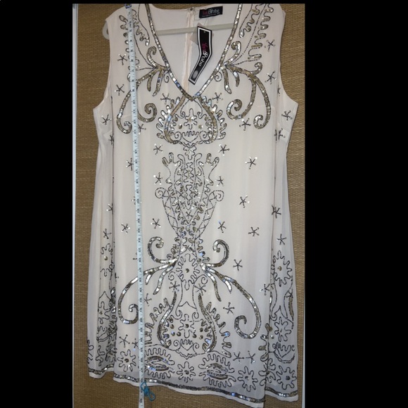 Lovedrobe Plus Size Embellished Tunic/Dress. New with Tags. - Picture 4 of 8